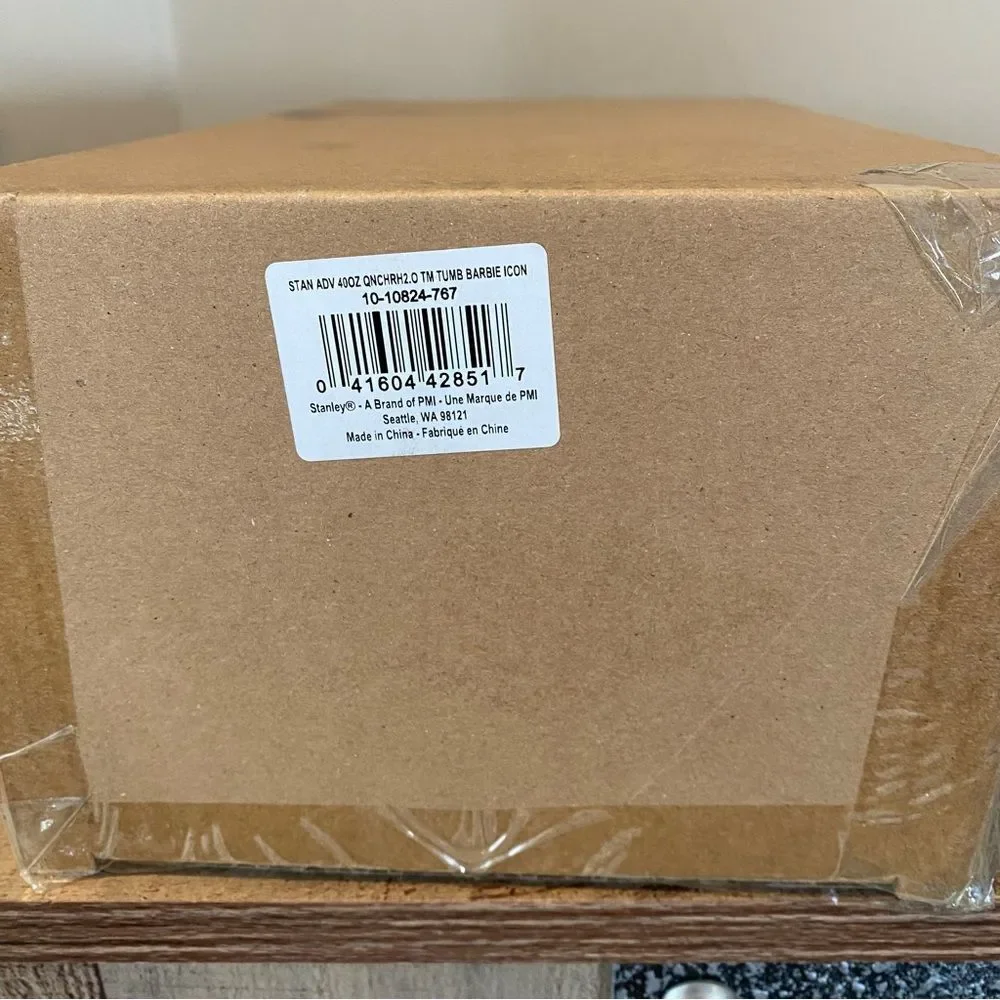 NIB Stanley Barbie Icon 40 OZ Quencher